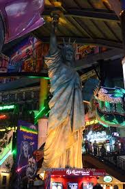 The world's largest hotel first world hotel is adjoined to the first world plaza, which boasts 500,000 sq feet of indoor theme park, shopping centre and food galore. First World Hotel Genting Highlands Malaysia Always Travelicious