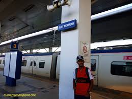 The bukit tengah station (malay: Cikhasyani Naik Train Komuter Utara Ke Zoo Taiping Perak Melawat Perak