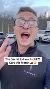 Phoebe Downey's Instagram, Twitter & Facebook