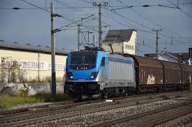 Der bahnhof straßwalchen liegt am östlichen rand der flachgauer marktgemeinde straßwalchen, deutlich außerhalb des ortszentrums. 187 003 Wartet Am 18 Oktober Um 12 21 Auf Ausfahrt Im Bahnhof Steindorf Bei Strasswalchen Bahnbilder De