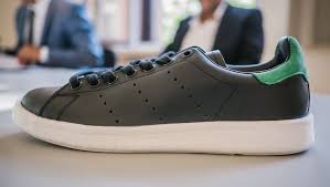 Die geschwisterrivalität, die zur gründung von adidas und puma führte, kam übrigens fast gar nicht zustande. Puma Verliert Streit Mit Adidas Um Schuh Stan Smith Manager Magazin