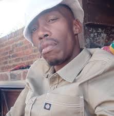 Good evening everyone.. I have a problem..my 2006 ford fiesta..is sick..I  don't know what's the problem.. when I'm turning the steering  wheel...there's a sound..I don't what's wrong...