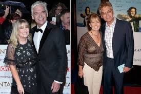 The this morning host, 58, candidly explained how he asked his mother pat for her thoughts. Phillip Schofield Frau Steph Sagt Sie Wird Dich Immer Lieben Und Unterstutzen Ihren Mann Aktuelle Boulevard Nachrichten Und Fotogalerien Zu Stars Sternchen