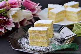 Prajitura alba ca zapada este un desert pe care nimeni nu il poate refuza, datorita aromei sale aparte si texturii cremoase. Prajitura Alba Ca Zapada Bucataresele Vesele Facebook