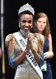 Zozibini tunzi, our miss sa & universe singing avuleka amazulu by amanda black with such a title →zozibini tunzi's singing sends mzansi on a buzz ▻ subscribe to cuppa entertainment→. Zozibini Tunzi S Miss Universe Crowning Remake Goes Viral Glamsquad Magazine