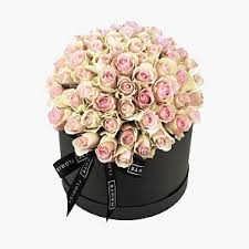 Size 20cm diameter x 25cm high. Hat Box Flowers Haute Florist Flowers In A Hat Box