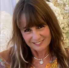 Best places to stay for 8 people in October