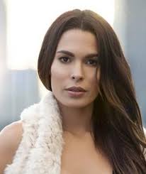 Philip ve kraliçe mariana'nın portlerini yapmıştır. Flight Cast Crew On Mubi