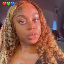 Dora Murray's Instagram, Twitter & Facebook