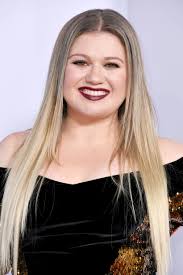 Since blowing up in popularity in the late 2000s, ombre hair is a hair trend that's still going strong and is a common look that many women have tried at least once. 39 Best Ombre Hair Color Ideas Photos Of Ombre Hairstyles