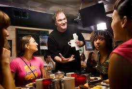 Курт рассел, зои белл, розарио доусон и др. Quentin Tarantino Explique Longuement Pourquoi Il N Aime Pas Netflix