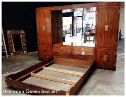 Today we got in this gorgeous henredon four post bedroom set, featured in a sleek retro regency style. Wow Queen Size Henredon Campaign Style Bed And Cabinet Set Cool Bedroom Furniture Henredon Bedroom Furniture