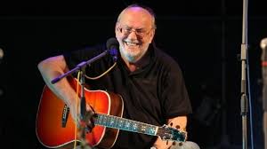 Dlaní kroužíš blízko mojich úst, tvé prsty voní, lásko, touhou našich chvil a tělem mým, v rádiu nám brácha něco hrál Folkovy KraÄ¾ Jan Nedved Je V Beznom Zivote NepouziteÄ¾ny