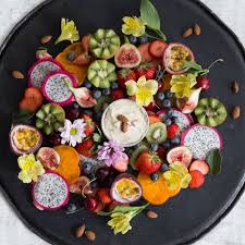 Bunte Obstplatte Mit Mandeldressing Rezept Obstplatte Lebensmittel Essen Obst