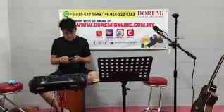 Bukan cinta biasa (female alto key) siti nurhaliza (karaoke piano). Santai Karaoke Doremi Sound Light