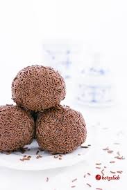 Rumkugeln Rezept Grosse Kugeln Wie Vom Backer In Norddeutschland Und Danemark Rezept Rumkugeln Rezept Rumkugeln Und Rumkugel