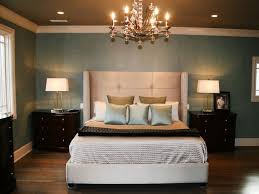 Icy Elegance The Creamy Beige Tufted Headboard Maintains The Straight And Simple Lines Of This Modern Spa With Images Luxury Bedroom Master Beautiful Bedrooms Home Decor
