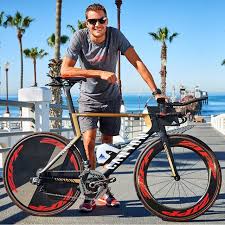 Canyon Bikes On Instagram Canyon Triathlete Janfrodeno Poses With His Limited Edition Custom Speedmaxcf Ah Canyon Bike Road Bike Photography Triathlon Gear