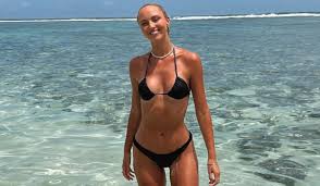 Annie Knight, a influencer que quer fazer sexo com 365 homens até ao final  do ano