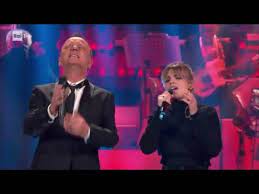 Gigi D Alessio Ed Emma In Cu Mme 20 Anni Che Siamo Italiani 06 12 2019 Youtube