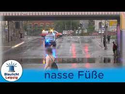 Im laufe des mittags wechseln sich wolken und sonne ab bei höchsttemperaturen bis zu 19°c. Uberschwemmte Unterfuhrung Wahrend Starkem Unwetter In Leipzig Youtube