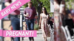 Emma Roberts Is Pregnant Expecting Her 1st Child With Boyfriend Garrett Hedlund Youtube Emma roberts and her boyfriend, actor garrett hedlund, hold hands as they step out for a stroll in hollywood.