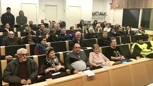 Une semaine après les violences et saccages qui ont émaillé la mobilisation parisienne, les gilets jaunes se retrouvent pour le 19e samedi consécutif. Les Gilets Jaunes D Epernay Recoivent A Domicile Le 23 Fevrier