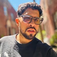 Tennis club with weekly competitions?