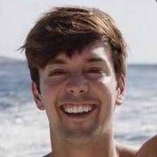 Roger Gonzalez's Instagram, Twitter & Facebook