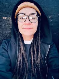 How to find hotels near Long Beach, California?