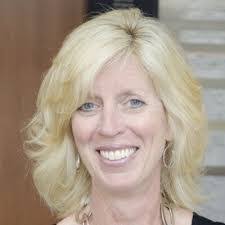 Traci Simonsen's Instagram, Twitter & Facebook