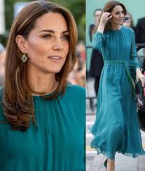 Designed by alexander mcqueen's sarah burton, middleton's iconic wedding dress featured long lace sleeves. Kate Middleton S All Green Dress Shows She Is Ready For Her Trip To Pakistan