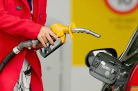 Untuk makluman, harga minyak petrol dan diesel akan ditetapkan secara harga mingguan bermula dari 1 januari 2019. Siapa Masih Belum Merasa Minyak Murah Berlaku Kenaikan Lagi Malam Ini Oh Media