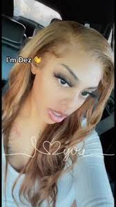 prettyassdez (@prettyassdez)