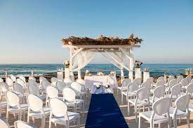 Matrimonio Sul Mare In Puglia Matrimoni Coco Beach Club Piscine Lido Privato Cozze Mola Di Bari Polignano Wedding Venues Beach Beach Wedding Villa Wedding