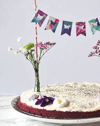 Die ideenvielfalt an widmungen ist groß. Diy Geschenke Verpacken 3 Ideen Mit Wimpelketten Aye Aye Diy