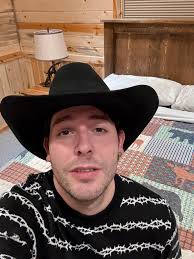 Mamas let your babies grow up to be Montana countrystar cowboys🏔️☃️🎱 so  warm to see west Montana again through brighter eyes. 2 decades later, with  the retrospect of what's lost and what's