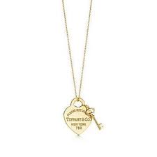 Tiffany Co Return To Tiffany Medium Heart Tag With Key Pendant In 18k Gold Tiffany Gold Necklace Tiffany Jewelry Tiffany Gold