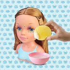 Nancy Un día de Secretos de Belleza con Flequillo, Busto de peluquería y  Maquillaje con Pelo Largo y Accesorios para peinar y maquillar, para niñas  y niños a Partir de 3 años,