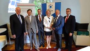 Kooperation Der Fakt Ag Und Dem Ungarischen Unternehmen Kesz Ist Nun Offiziell Generalkonsulat Ungarn Dusseldorf