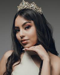 Arturo Celaya's Instagram, Twitter & Facebook