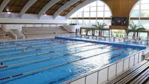 Tanmedencékben a vízszintje mindössze 105 cm mély, így a még bizonytalanul úszók is a legkedvezőbb környezetben ismerkedhetnek az úszás technikájával. Sport11 Sport Szabadido Es Rendezvenykozpont Sport