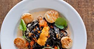 Coquilles Saint Jacques Et Pates A L Encre De Seiche Recepten