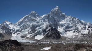 Y es que esta aventura a través del himalaya la realizaron sin guías, cuerdas o arneses y sin la ayuda de porteadores. Everest La Montana Mas Alta Del Mundo Vix
