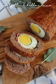 Polpettone con frittata maggio 19, 2011 un secondo perfetto da mangiare anche freddo,accompagnato con una semplice insalata oppure con la salsa tonnata.la farcia si può arricchire e variare a seconda dei propri gusti. Ogni Riccio Un Pasticcio Blog Di Cucina Polpettone Di Carne Con Uovo Sodo Prosciutto Cotto E Formaggio Il Polpettone Della Mamma