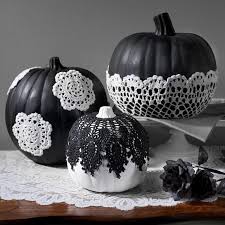 Black And White Halloween Pictures 19 Spooky Black And White Halloween Decor Ideas Pumpkin Halloween Decorations Pumpkin Decorating Halloween Pumpkin Diy