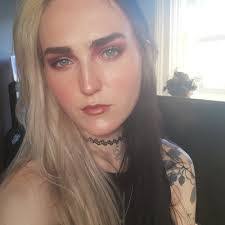 Victoria Byers's Instagram, Twitter & Facebook