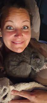 Gracie is loving the new cat TV I got her.... aka got a fish tank lol