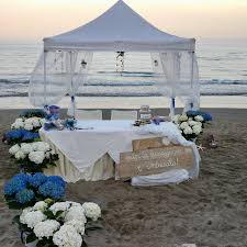 Rendiamolo speciale in 5 mosse (con photogallery di idee). Allestimento Di Un Matrimonio In Spiaggia Wedding Handmade Creative Table Decorations Wedding