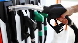 اسعار البنزين في السعودية، يبحث الكثيرون داخل المملكة العربية السعودية حول معرفة اسعار البنزين، حيث انه من المعروف بأن اسعار البنزين فى تزايد وتناقص مستمر وذلك على مدار الايام والشهور، وخاصة فى هذه الظروف التى تمر بها كافة البلاد فى ظل ازمة فيروس. Ø§Ù„Ø³Ø¹ÙˆØ¯ÙŠØ© Ø£Ø±Ø§Ù…ÙƒÙˆ ØªØ¹Ù„Ù† Ø£Ø³Ø¹Ø§Ø± Ø§Ù„Ø¨Ù†Ø²ÙŠÙ† Ø§Ù„Ø¬Ø¯ÙŠØ¯Ø© Ù„Ø´Ù‡Ø± Ø³Ø¨ØªÙ…Ø¨Ø± ØµØ­ÙŠÙØ© Ø§Ù„ÙˆØ·Ù†
